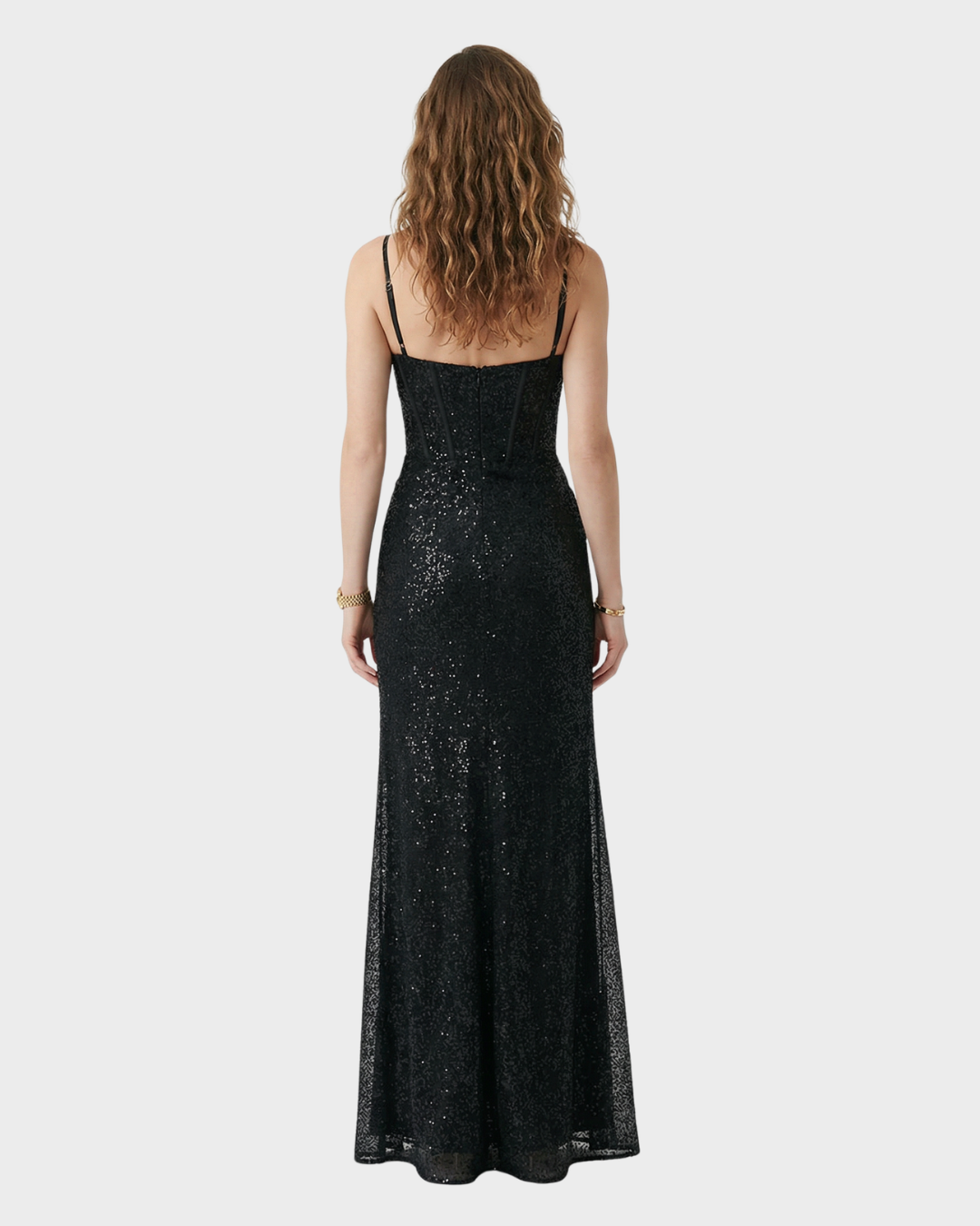 Vestido largo de noche con escote y abertura