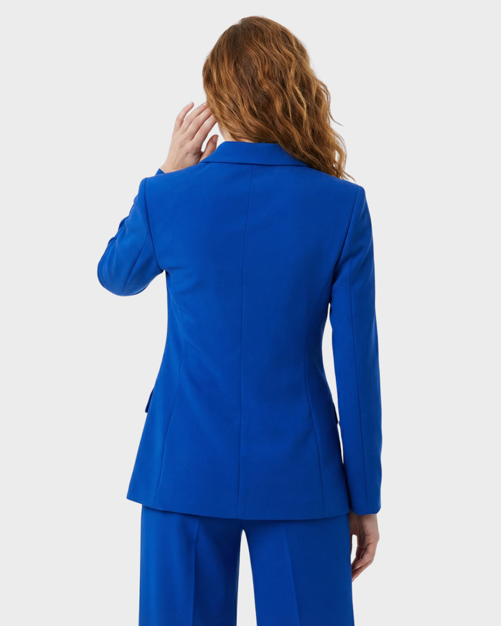 Traje de sastre femenino ajuste entallado