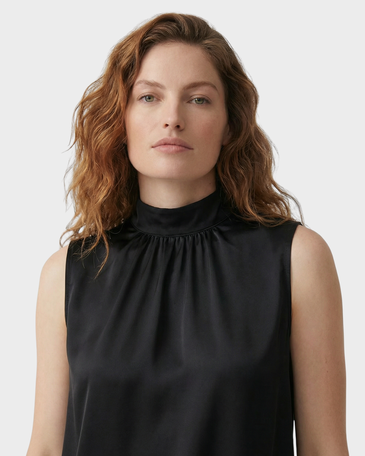 Vestido corto de manga corta