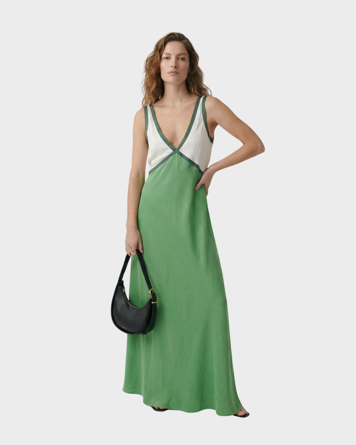Vestido largo de tirantes con contraste de telas