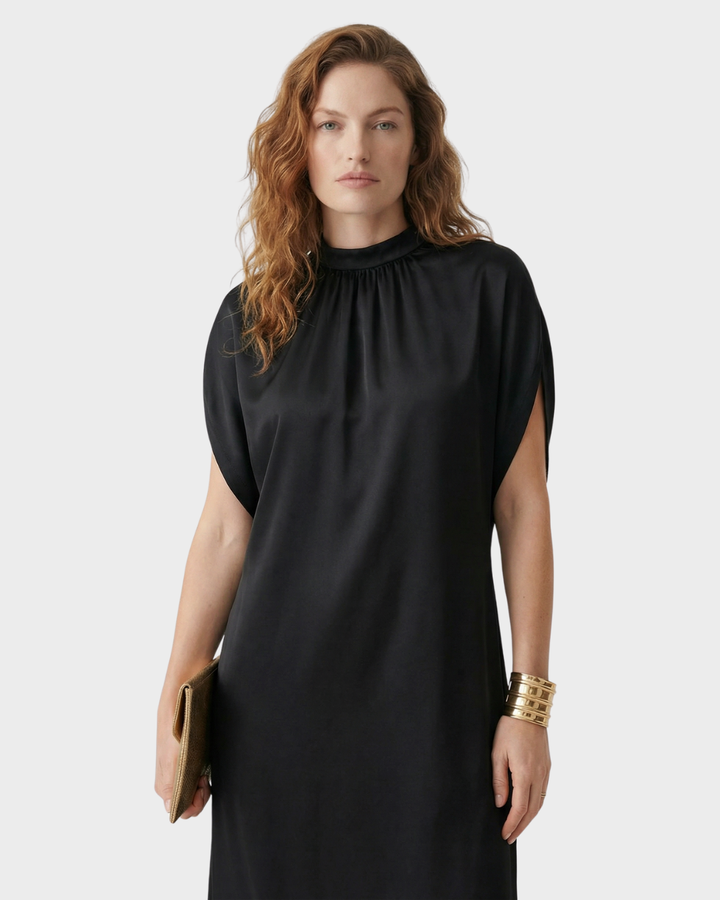 Vestido corto de manga corta