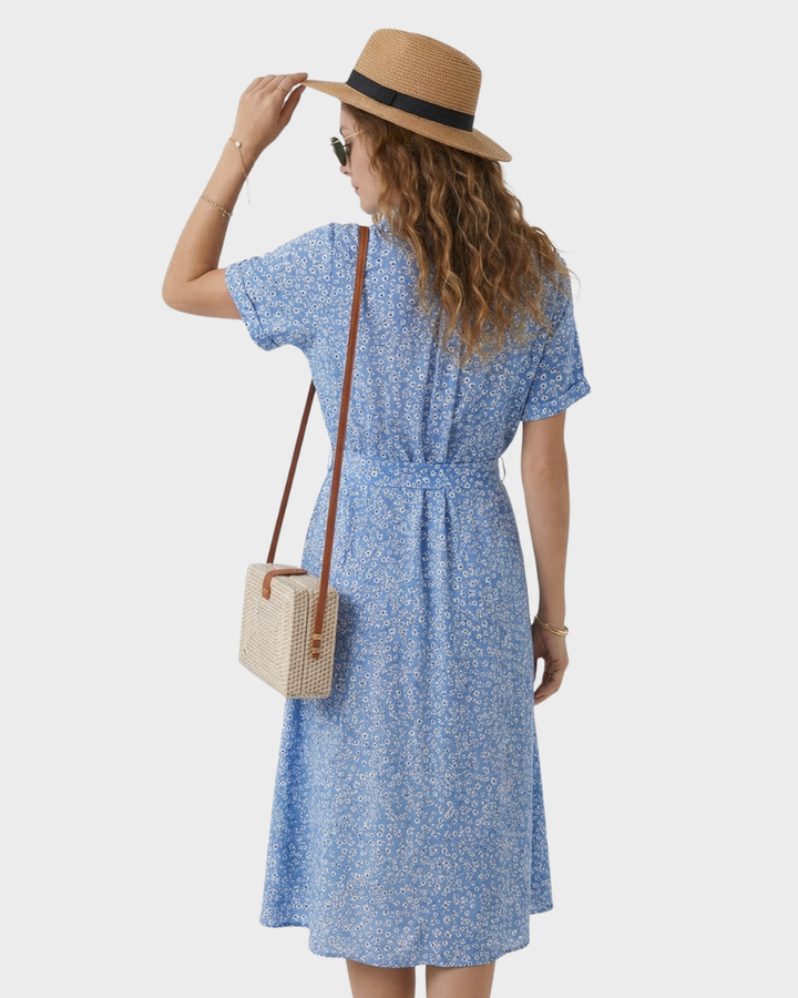 Vestido de verano floral con cintura ajustable