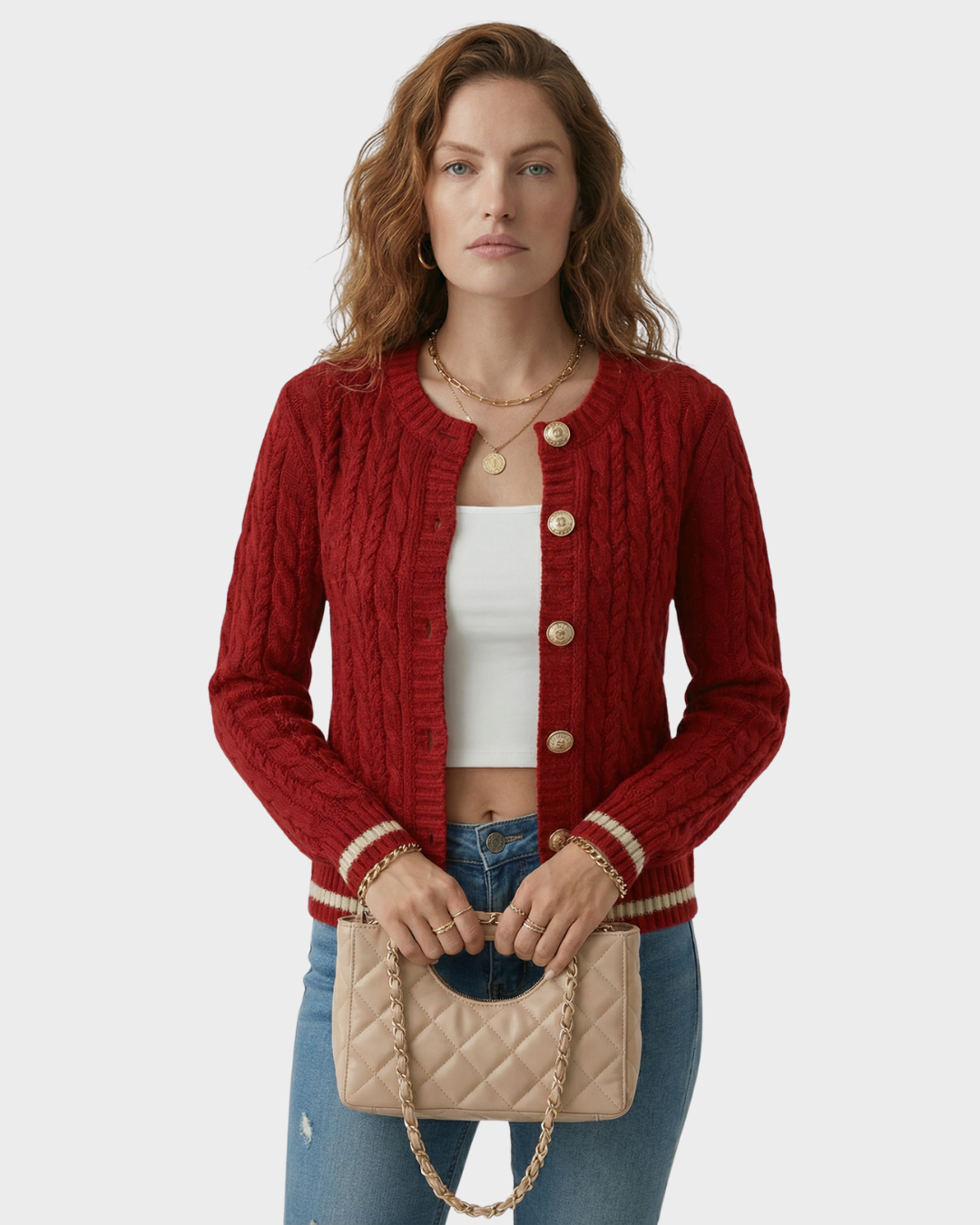 Cárdigan – ribetes dorados y elegancia