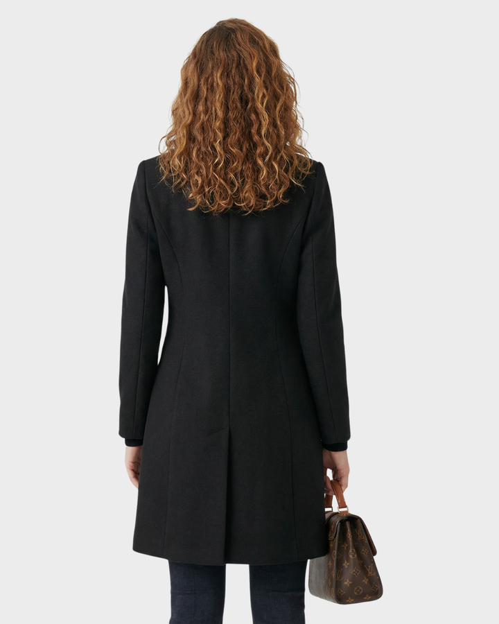 Abrigo de lana con botones