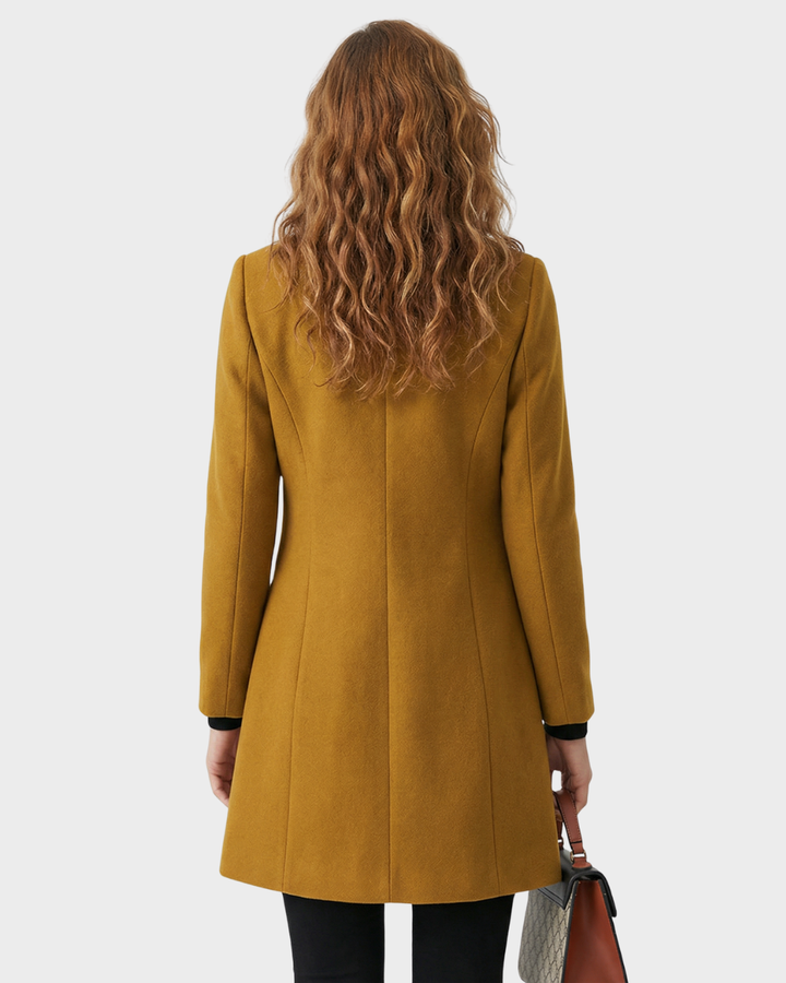 Abrigo de lana con botones