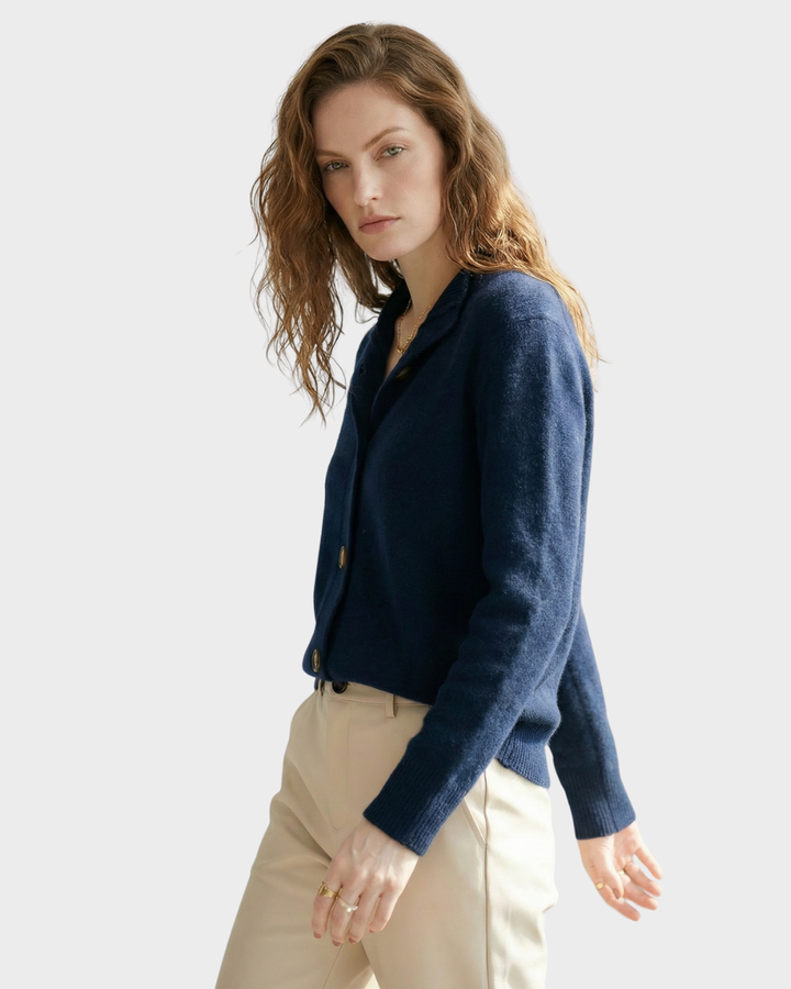 Cárdigan Elegante con Detalles Refinados