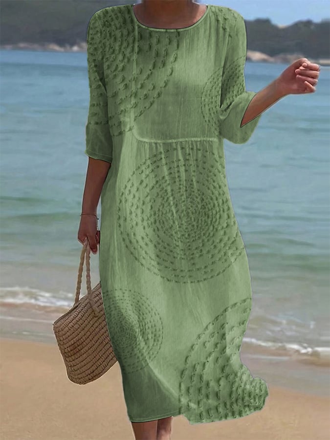 Vestido casual de mujer bordado.