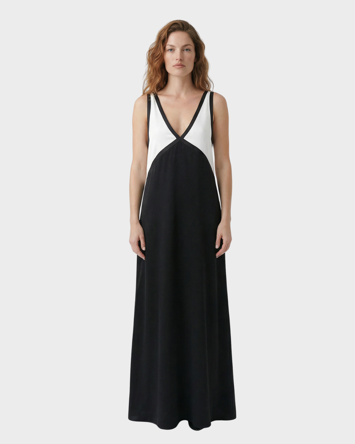 Vestido largo de tirantes con contraste de telas
