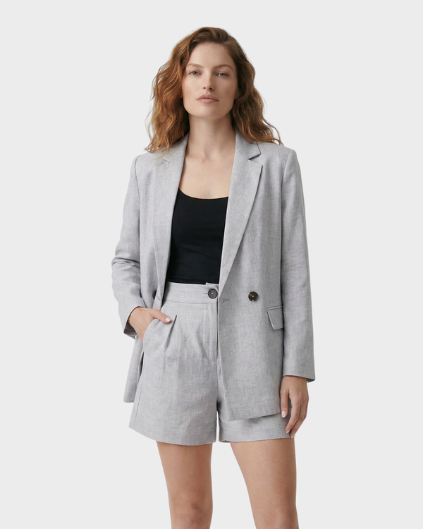 Conjunto de blazer y pantalón corto de lino para mujer