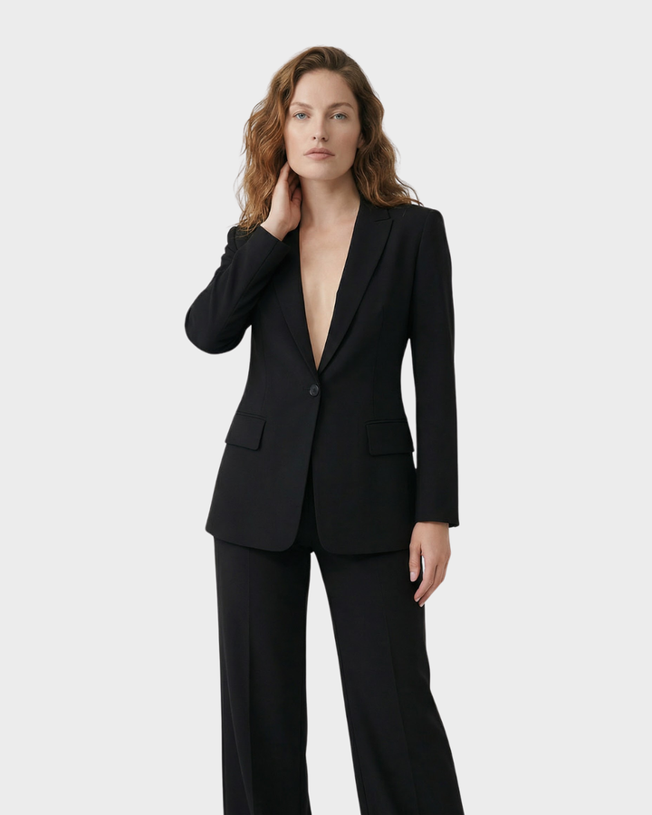 Traje de sastre femenino ajuste entallado